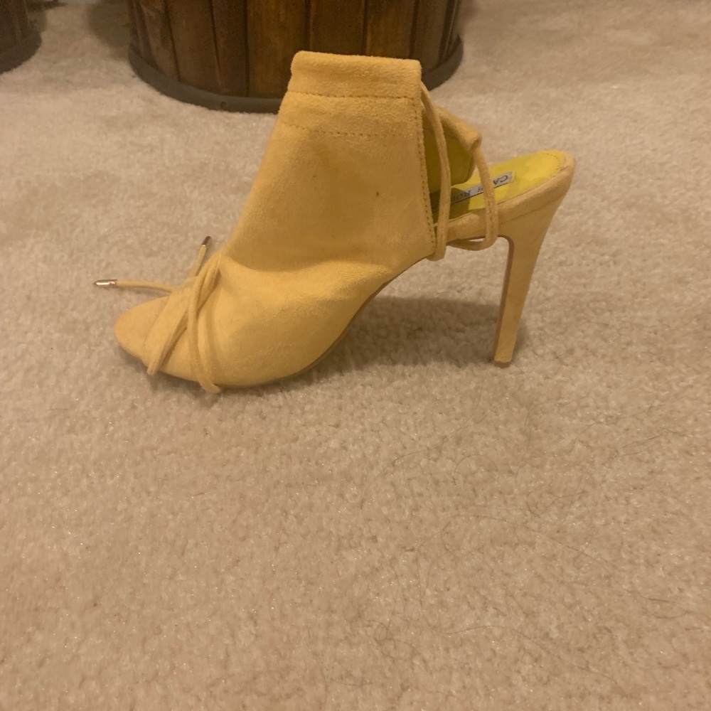 Shoes - Picture 4 of 4